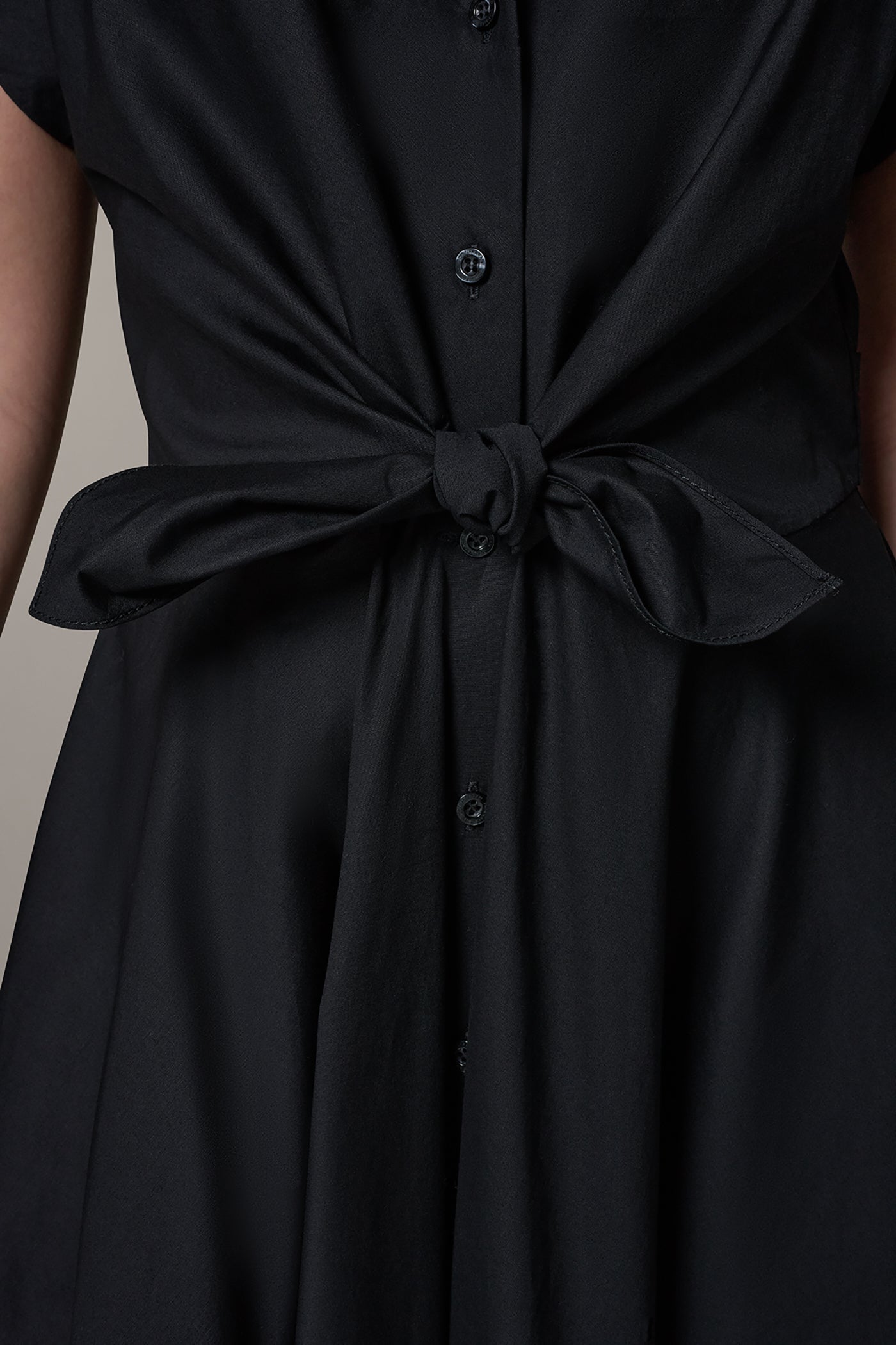 SHORT SLEEVE TIE FRONT MAXI SHIRT DRESS