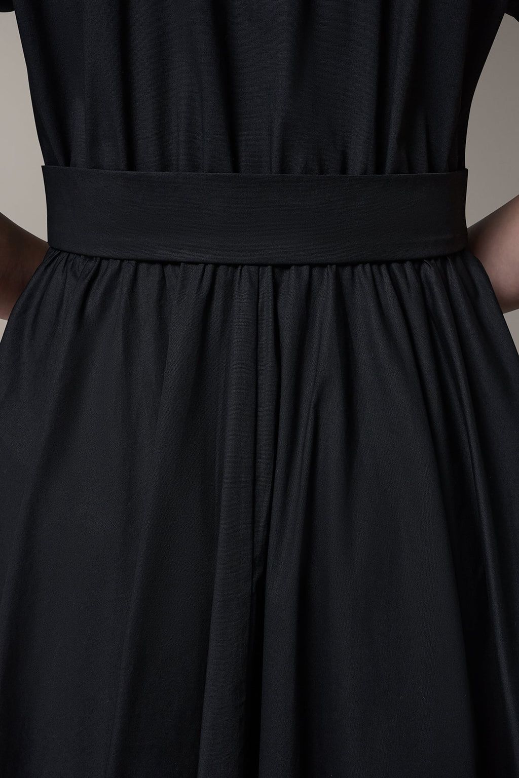 SHORT SLEEVE TIE FRONT MAXI SHIRT DRESS