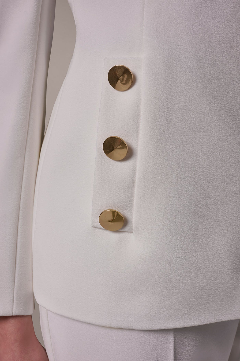 DOUBLE-BREASTED COLD-SHOULDER SUIT BLAZER