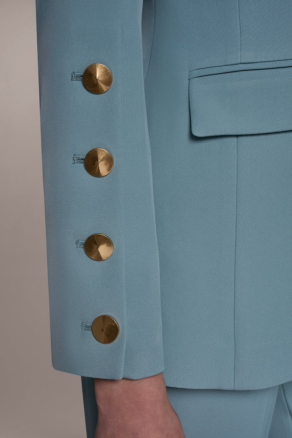 BUTTON SLEEVE SUIT BLAZER