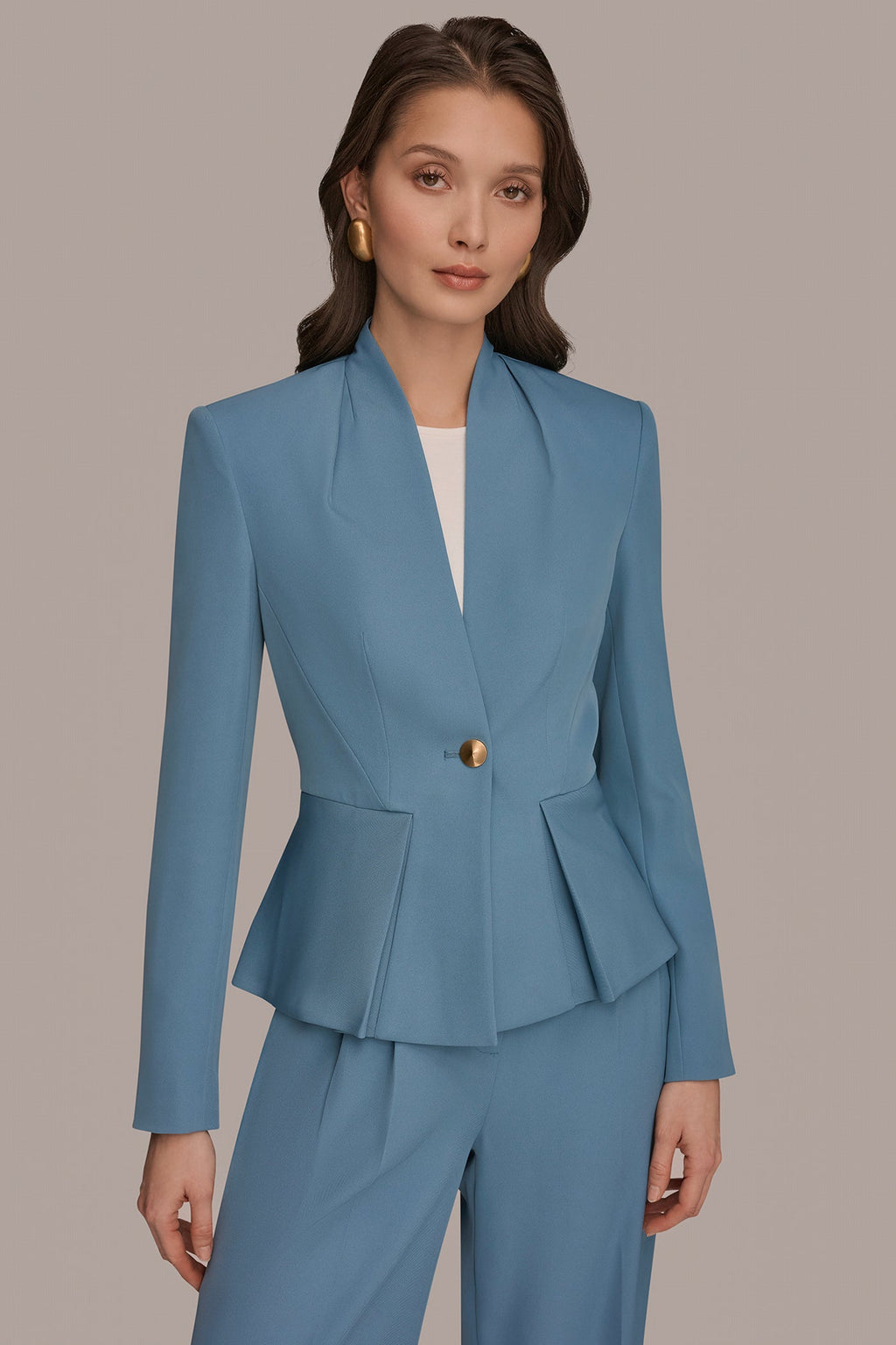 COLLARLESS PLEATED PEPLUM BLAZER