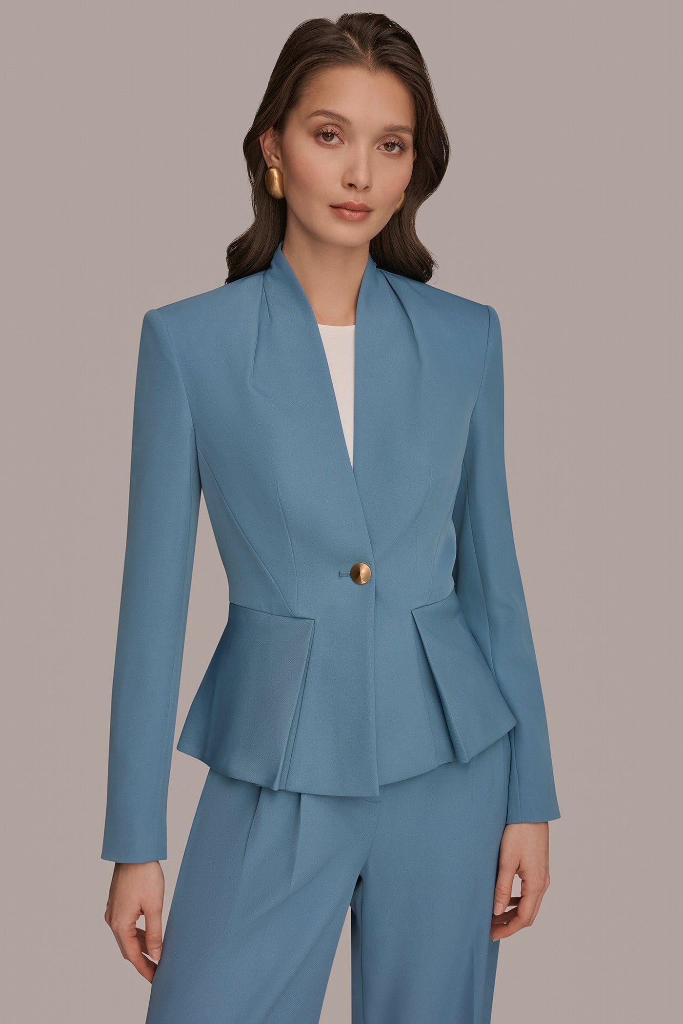 COLLARLESS PLEATED PEPLUM BLAZER