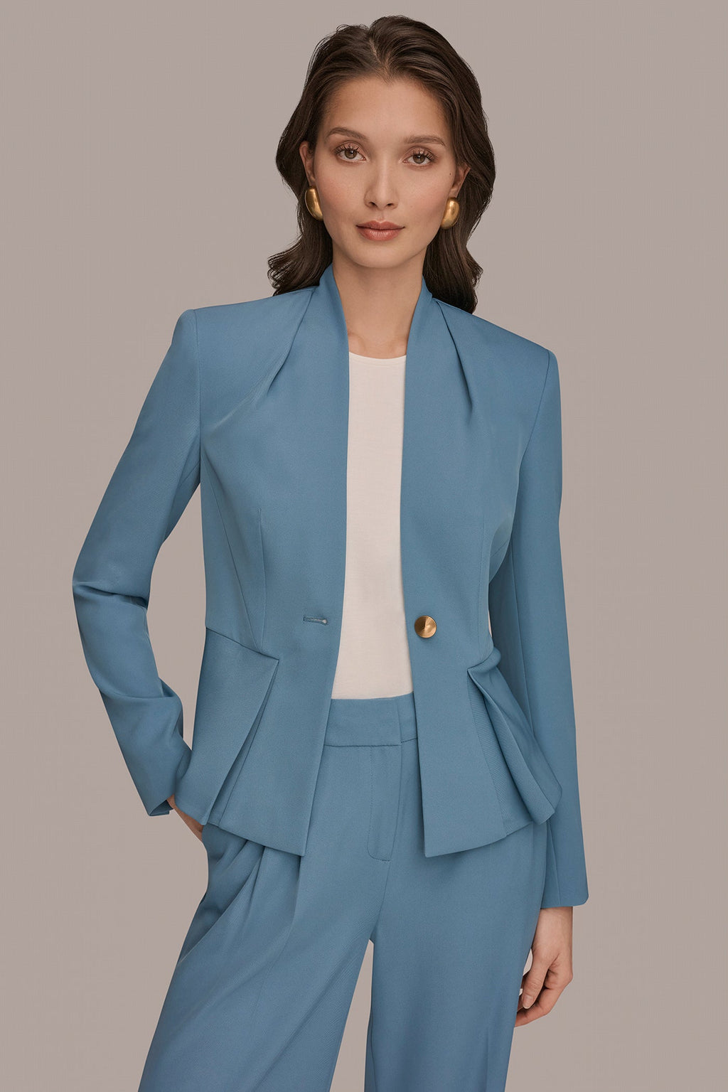 COLLARLESS PLEATED PEPLUM BLAZER