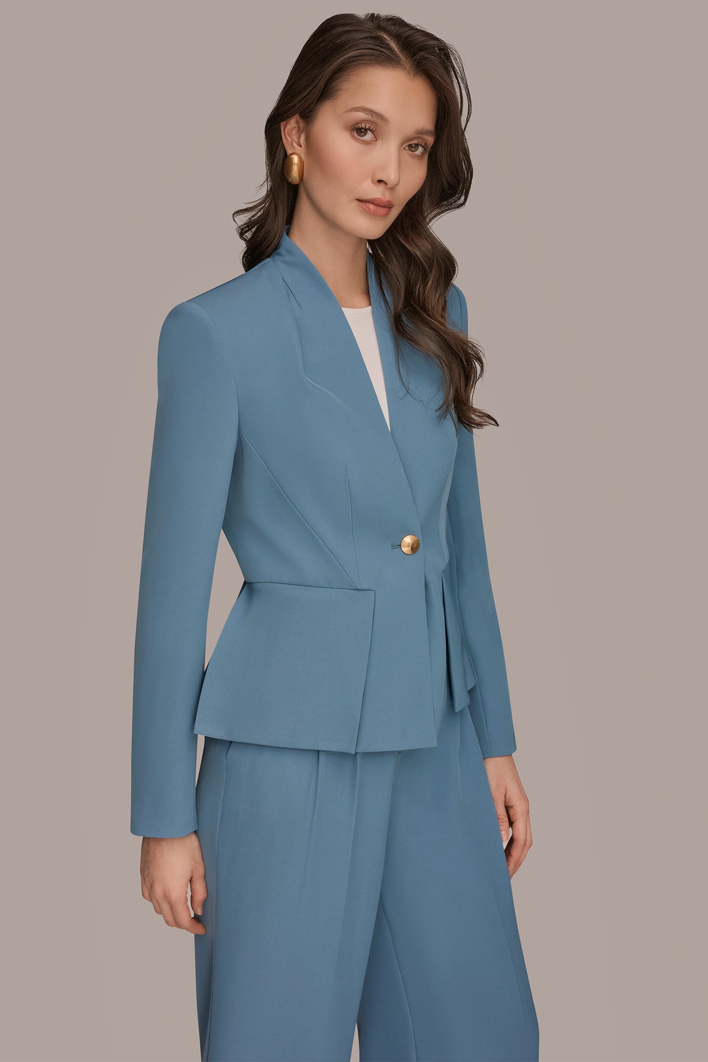 COLLARLESS PLEATED PEPLUM BLAZER