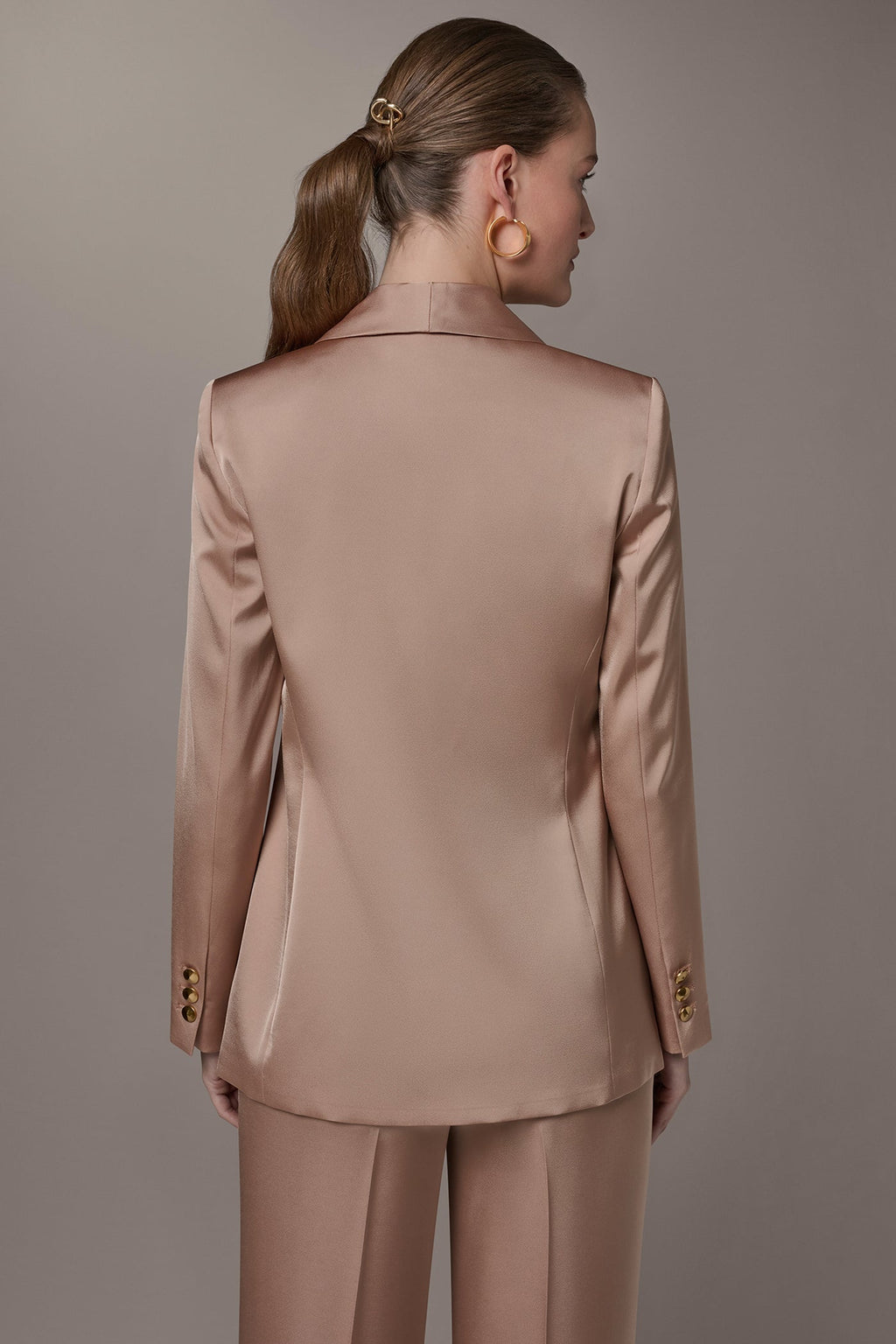 SATIN ONE-BUTTON SUIT BLAZER