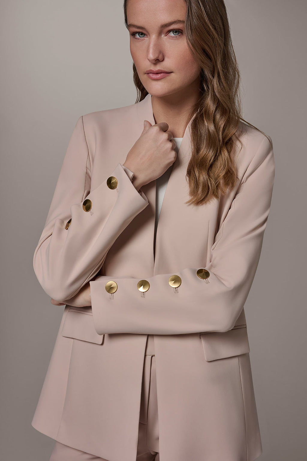 BUTTON SLEEVE SUIT BLAZER
